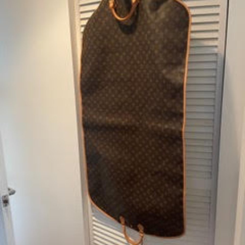Louis Vuitton Weekend/Travel Garment Bag ❤️